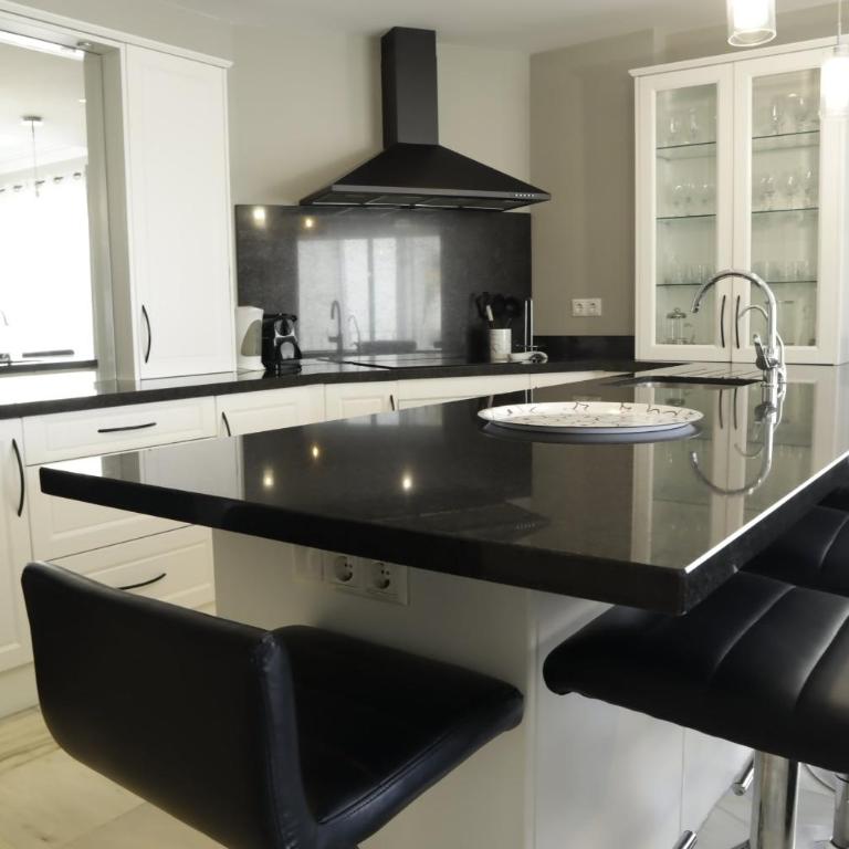 Marbella Center Seafront 3 BR by Houselogy - Apartamento de 3 dormitorios - 9
