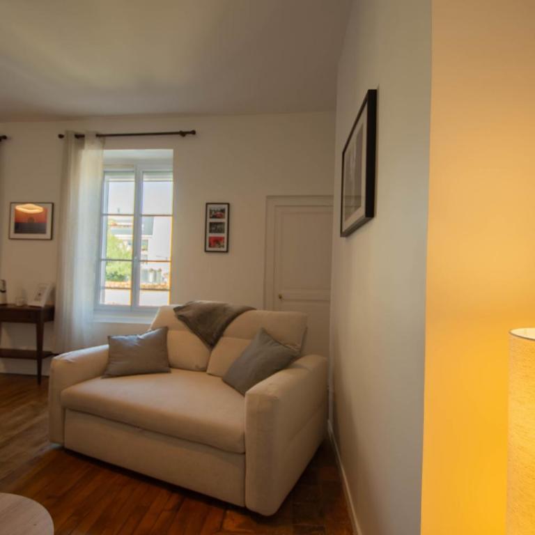 The Lioness of Orléans Spacious & Bright 2-Bedroom - Appartement - 25