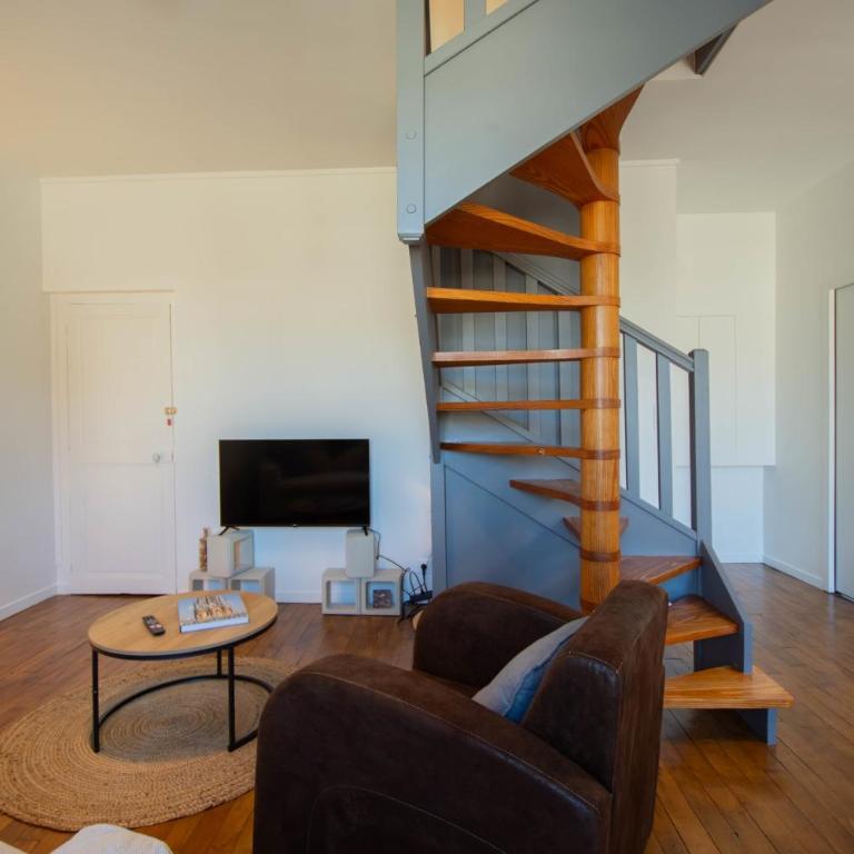 The Lioness of Orléans Spacious & Bright 2-Bedroom - Appartement - 27