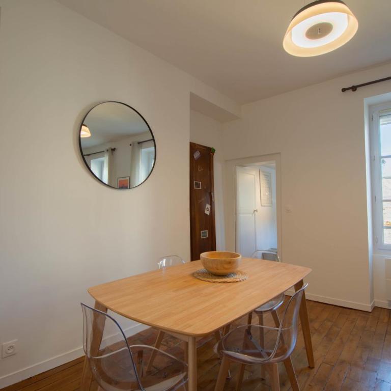 The Lioness of Orléans Spacious & Bright 2-Bedroom - Appartement - 32