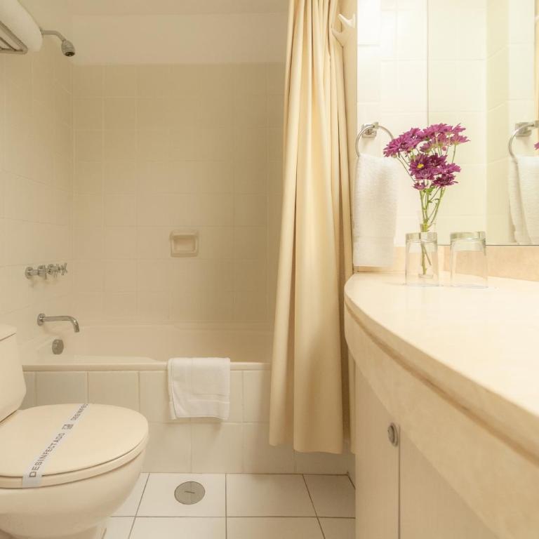 Roosevelt Hotel & Suites - Standard Family Room - 6