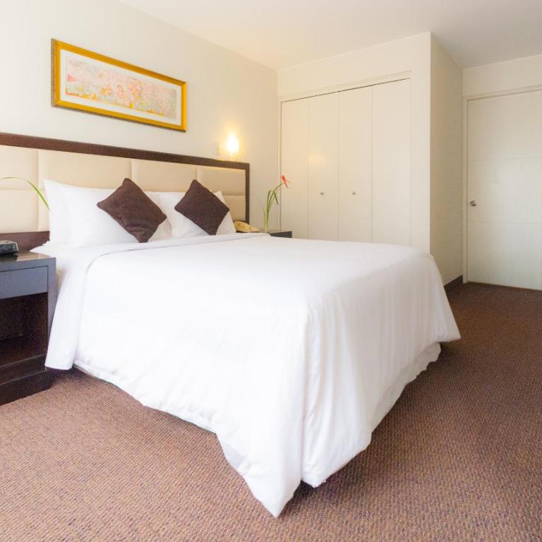 Roosevelt Hotel & Suites - Standard Family Room - 5