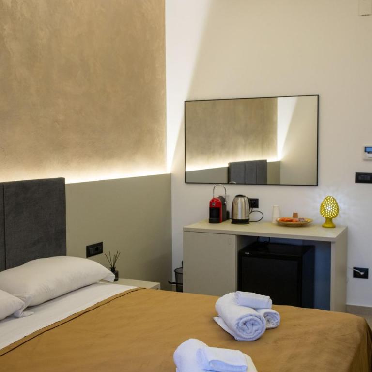 Suite Apartment Taormina - Camera Matrimoniale Deluxe con Balcone e Vista Mare - 18