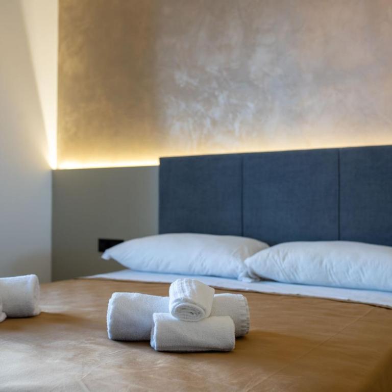 Suite Apartment Taormina - Camera Matrimoniale Deluxe con Balcone e Vista Mare - 20