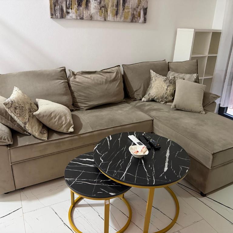Sarah Apartments - One-Bedroom Apartment - 2