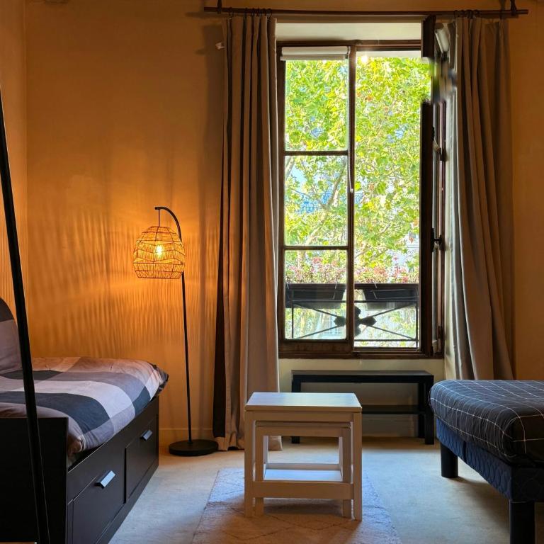 Studio Lumineux Central dans le Marais - Saint-Martin - Appartement Supérieur - Vue sur Ville - 2