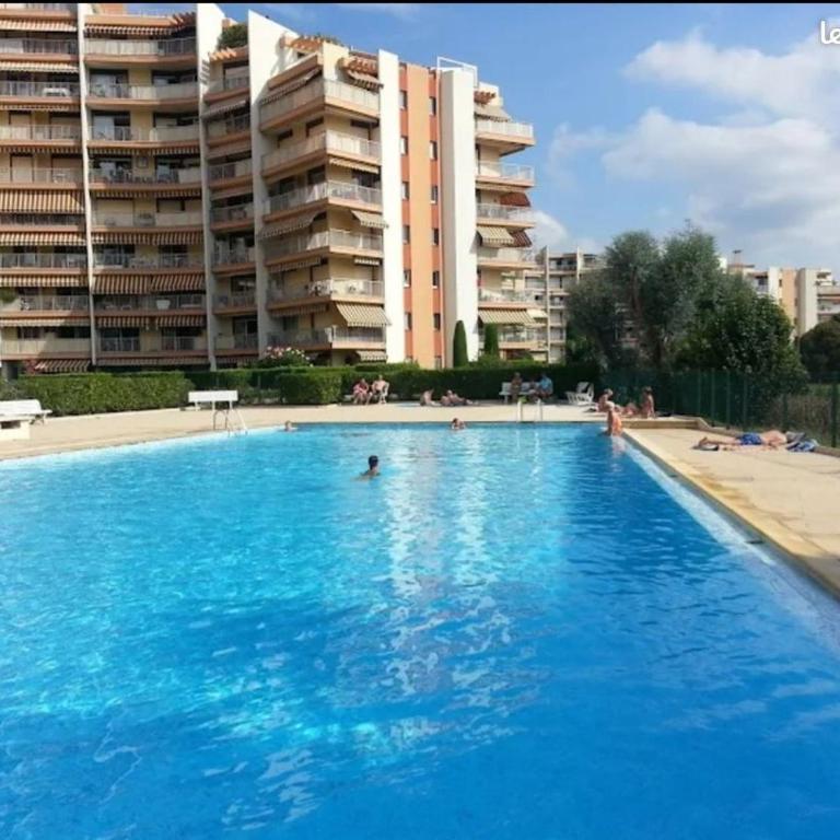 Studio tout équipé bord de mer sur le golf - Appartement 1 Chambre - 1