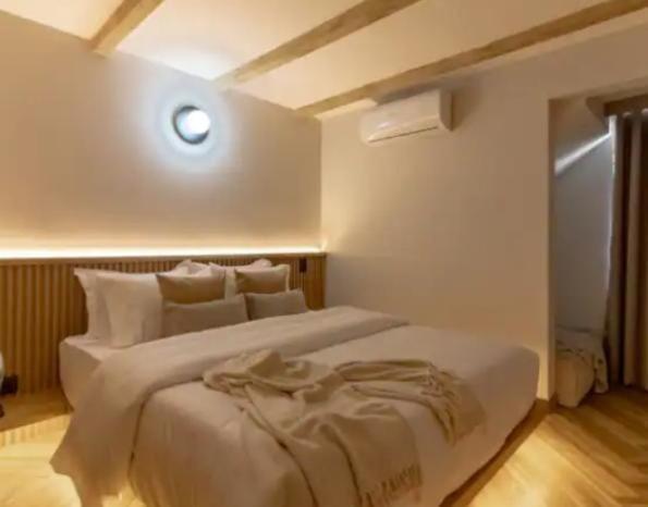 Apartamento en el Poblado Medellín con jacuzzi, 3 habitaciones recién remodelado - Three-Bedroom Apartment - 4