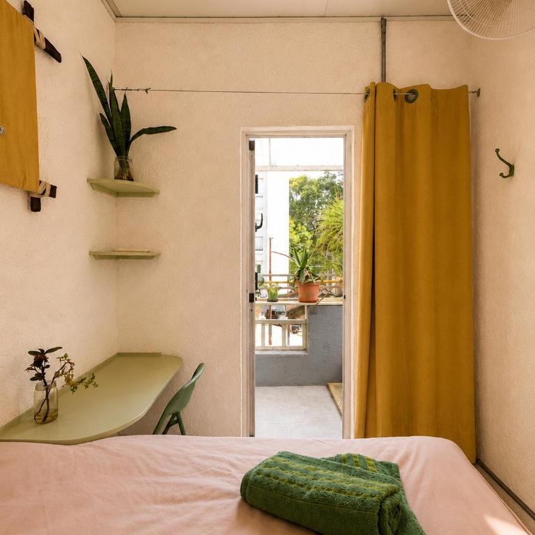 Youki Haus Hostel - Habitación Doble con balcón - 3