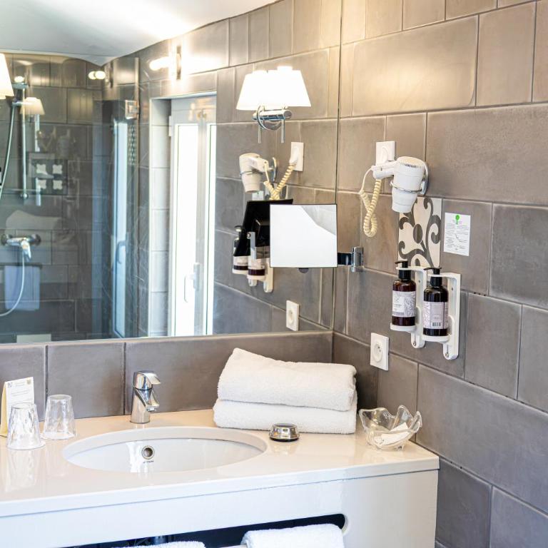 La Bastide de l'Oliveraie - Chambre Double Traditionnelle - Accès Gratuit au Spa - 5