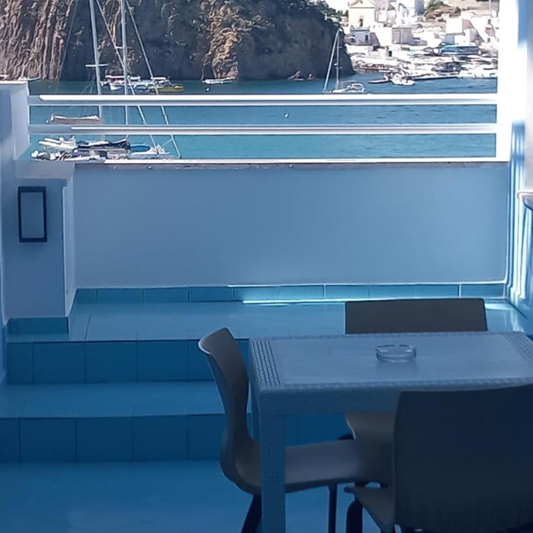 Hotel La Baia - Camera Familiare con Terrazza - 5