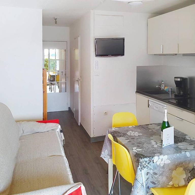 Studio lumineux avec terrasse 15m², parking, La Favière - FR-1-610-126 - Studio - 12