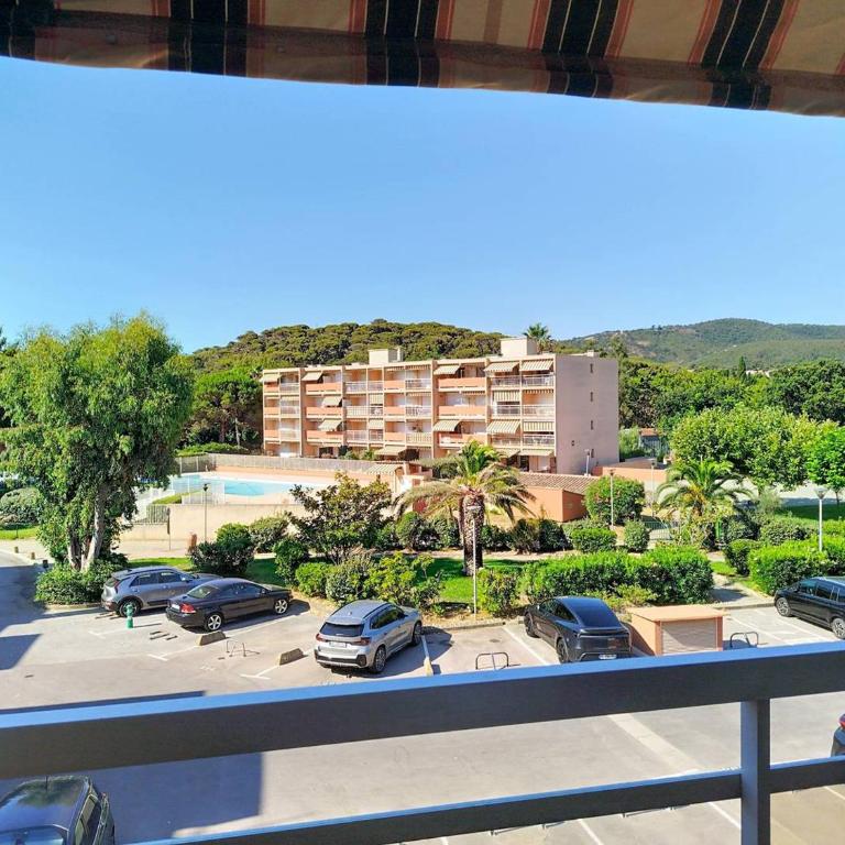 Charmant Studio avec Piscine, Tennis, Parking et Accès Direct Plage - Bormes-les-Mimosas - FR-1-610-30 - Studio - 9