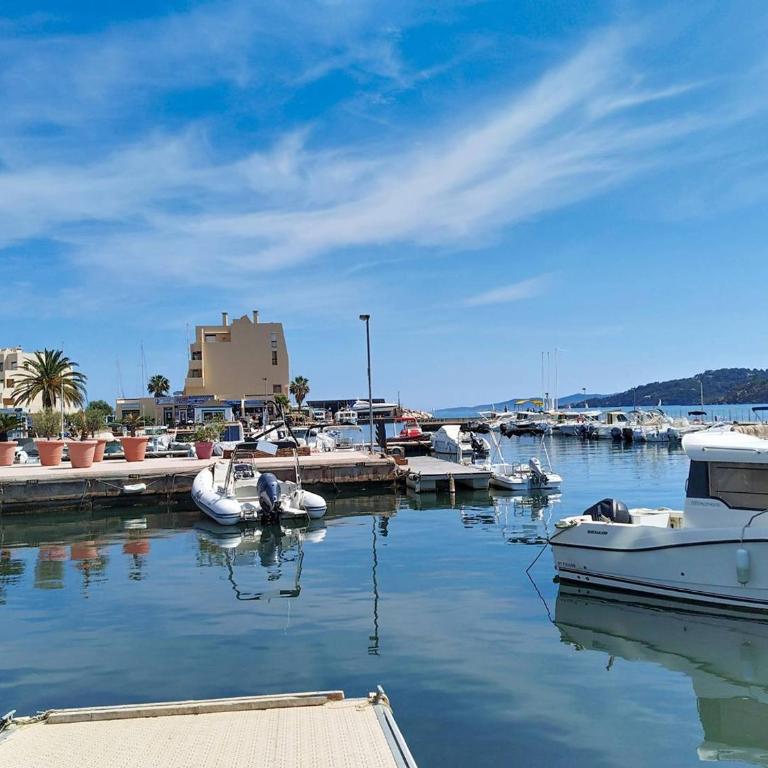 Appartement T2 Climatise avec Loggia à La Favière, Proche Plages et Commerces, Parking Inclus - FR-1-610-2 - Appartement (4 Adultes) - 19