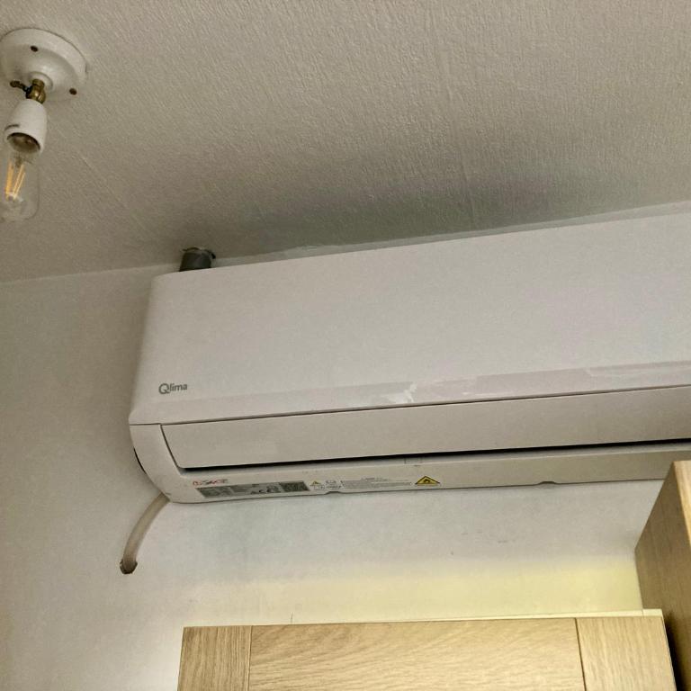 Studio mansardé plein centre et à 5 mn des plages - Apartment mit 1 Schlafzimmer - 13