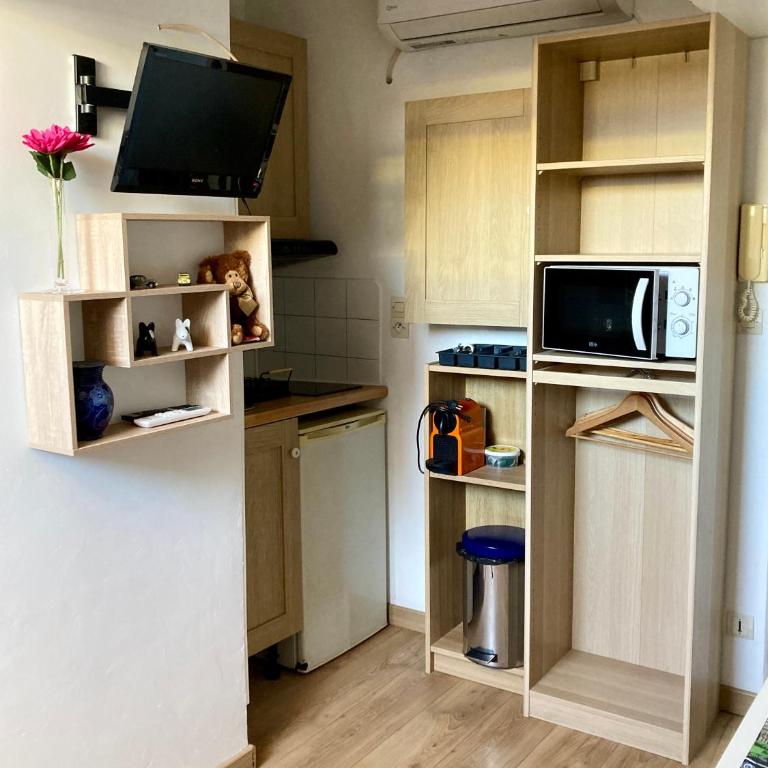Studio mansardé plein centre et à 5 mn des plages - Apartment mit 1 Schlafzimmer - 18