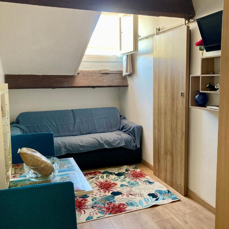 Studio mansardé plein centre et à 5 mn des plages - Apartment mit 1 Schlafzimmer - 1