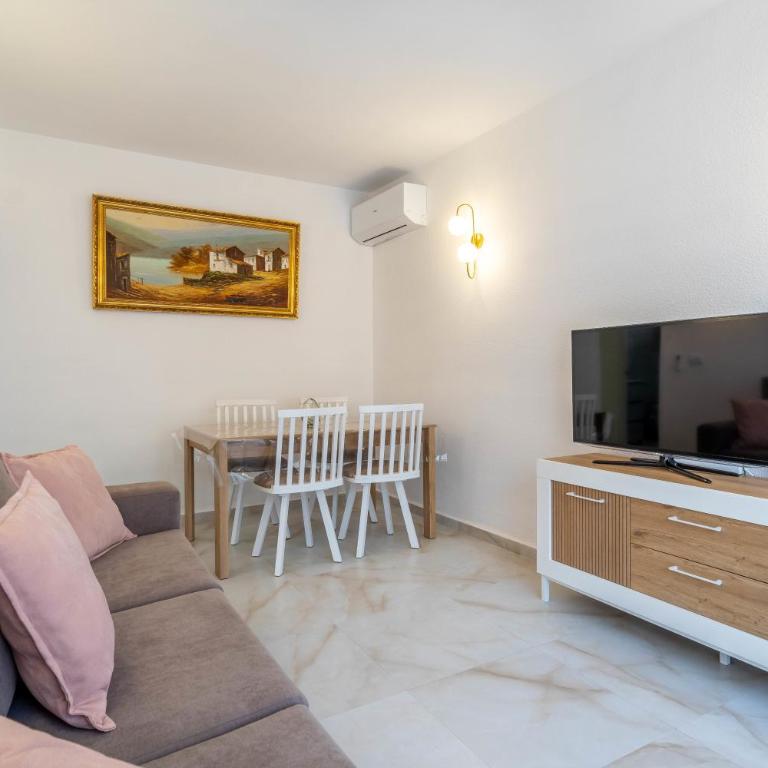 Arenal Mar Inftour - Three-Bedroom Apartment - 4