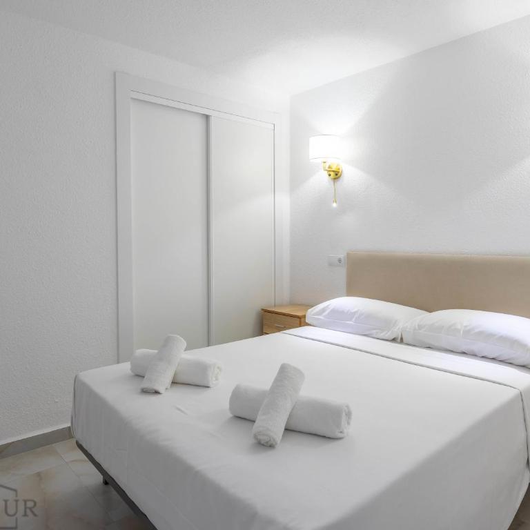 Arenal Mar Inftour - Three-Bedroom Apartment - 34