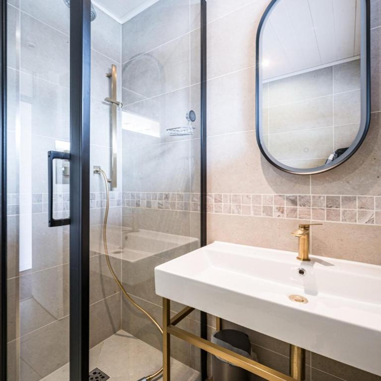 Appartement lumineux au centre de Val-d'Isère - FR-1-518-106 - Appartement - 18
