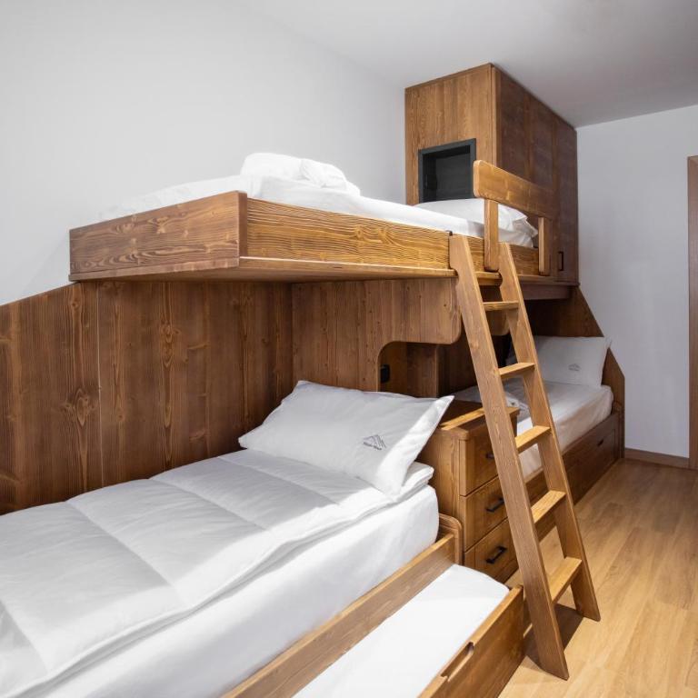 Nicole House - Appartamento con 2 Camere da Letto e Balcone - 8