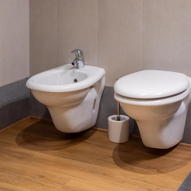 Nicole House - Appartamento con 2 Camere da Letto e Balcone - 48