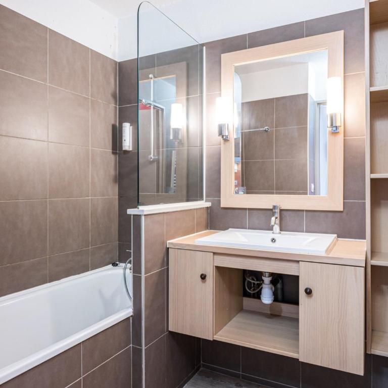 Studio confortable au centre-ville avec balcon - FR-1-518-145 - Studio - 16