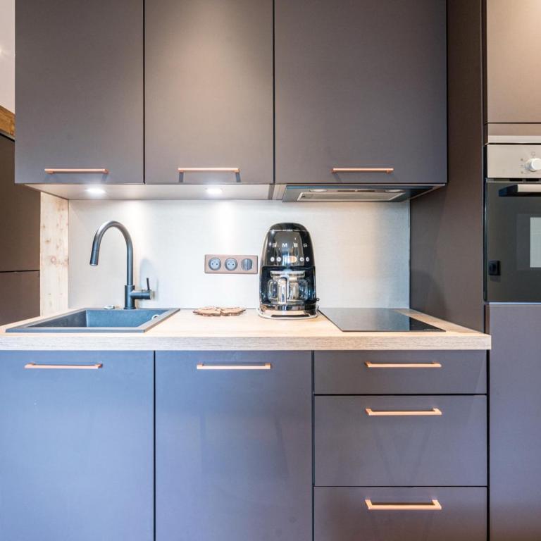 Studio rénové centre-ville Val-d'Isère avec balcon - FR-1-518-167 - Studio - 11