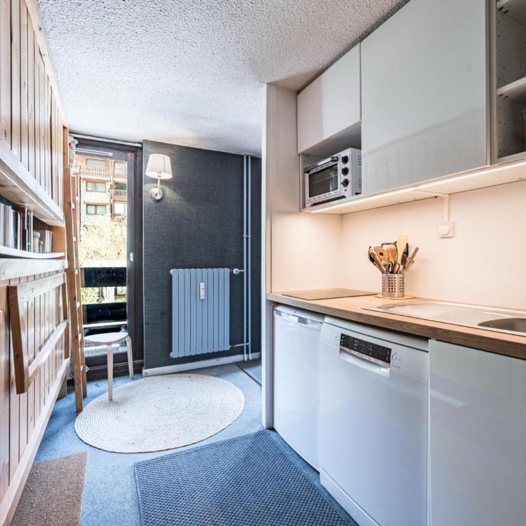 Studio Confortable Centre Station Val-d'Isère Proche Pistes - FR-1-518-112 - Studio - 12