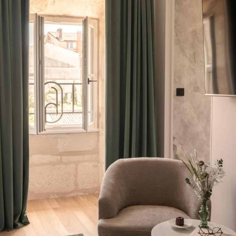 Hotel des Quinconces Bordeaux Centre - Chambre Lit King-Size - Vue sur Jardin - 2