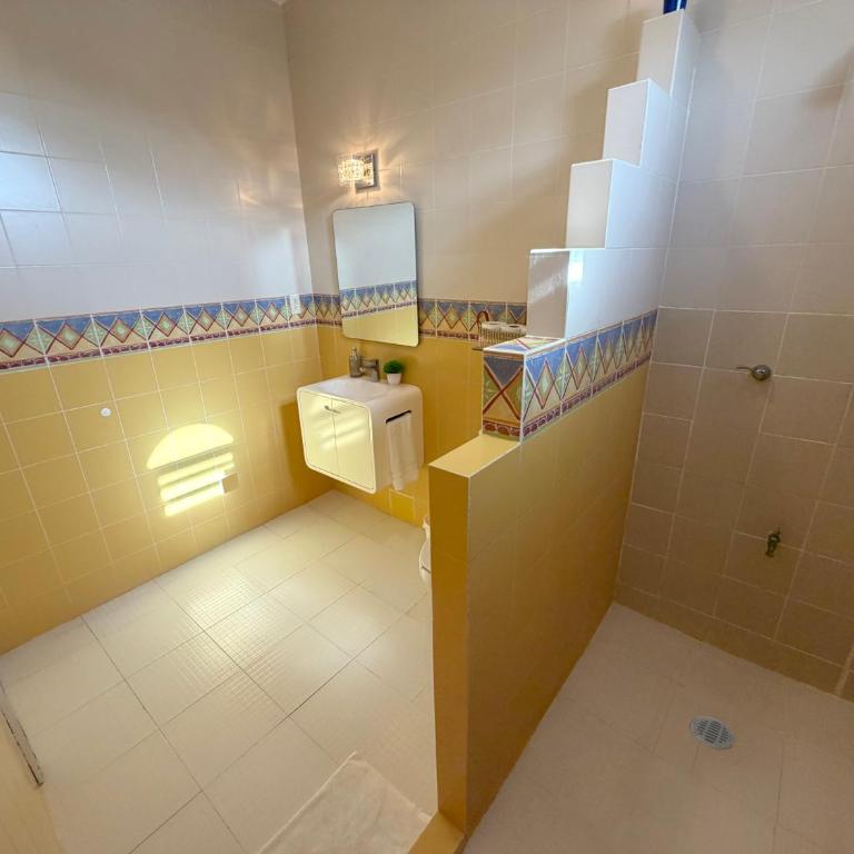 Casa Lara - Habitación cerca del mar - Homestay - Chambre Double avec Salle de Bains Commune - 6