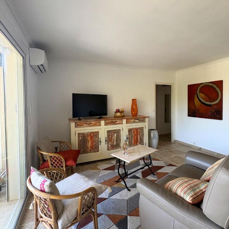 T2 Lumineux climatisé avec parking - Appartement 1 Chambre - 3