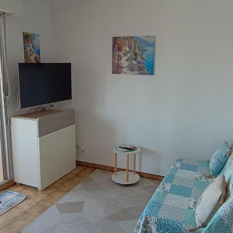Studio confortable vue sur le port, avec balcon et parking - Monolocale con Vista Mare - 19