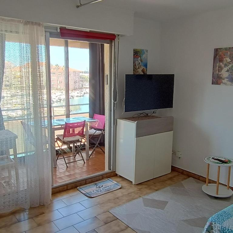 Studio confortable vue sur le port, avec balcon et parking - Monolocale con Vista Mare - 32