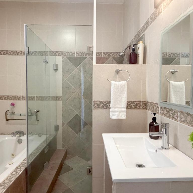 Casa Lara - Habitación cerca del mar - Homestay - Chambre Triple avec Balcon - 1