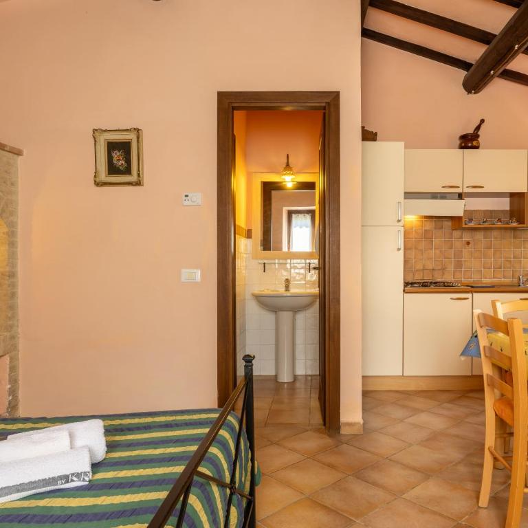 Il Giuncheto Apartments, Pool, Umbrian Countryside - Apartment 4 - 7