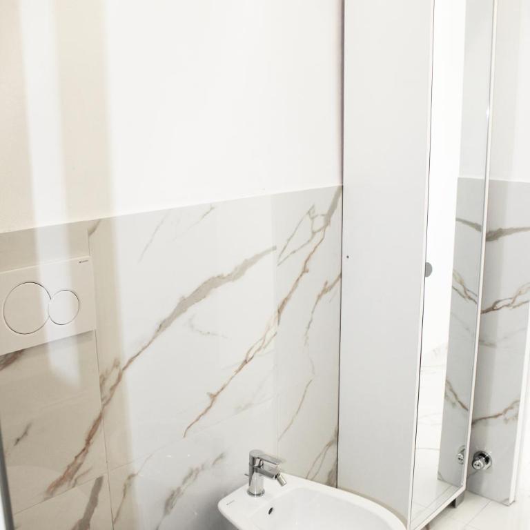 the SIVA apartments - Via Volta, 165 - Appartamento con 1 Camera da Letto - 3