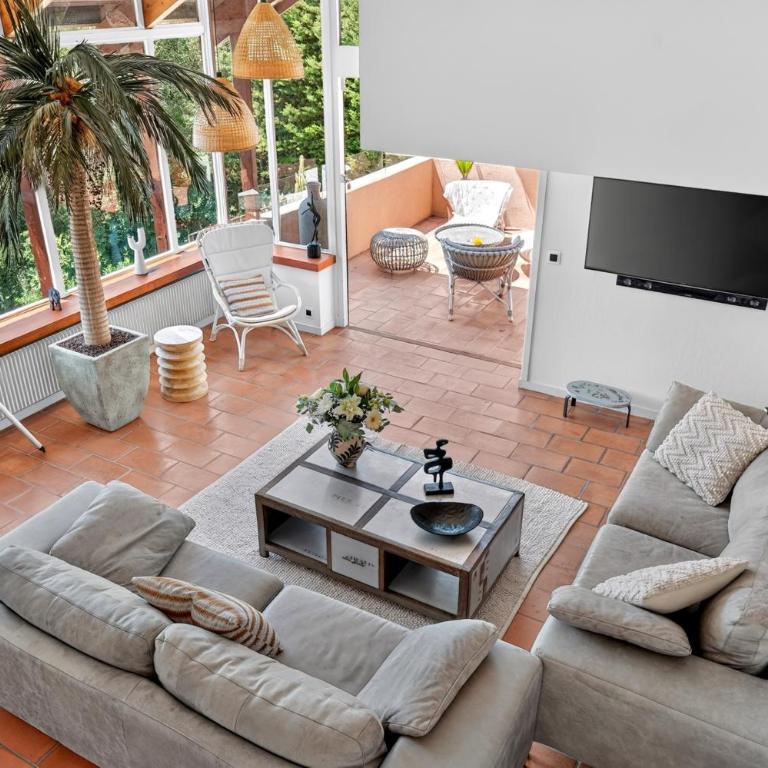 Villa vue mer au cœur des hauteurs de Théoule-sur-Mer - Villa - 4