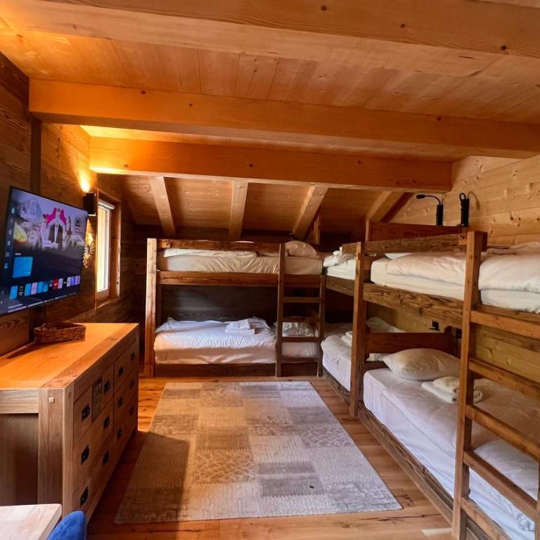 Chalet Serbijanka Alpine Retreat with Hammam Sauna and Jacuzzi for 14 Gueststs - Chalet - 16