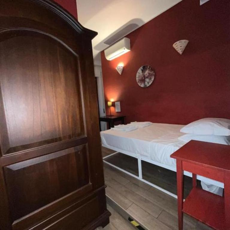 Vatican Garden GUESTHOUSE - Camera Tripla Comfort - 10