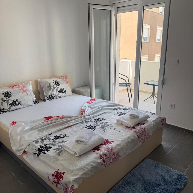 Bella Montenegrina Apartments - One-Bedroom Apartment - 2