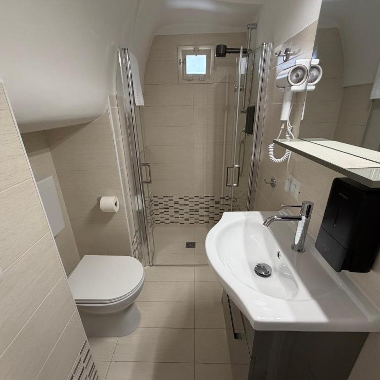Dimora PetrApulia - Lamia - Camera Matrimoniale con Bagno Privato - 4