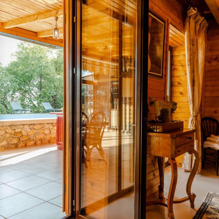 La VILLA DU REVE - Four-Bedroom Vacation Home - 12