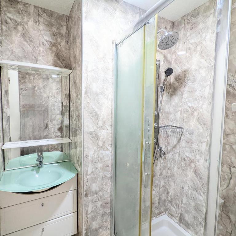 Grand 4 pièces spacieux au cœur de Belleville - Appartement Standard - 6