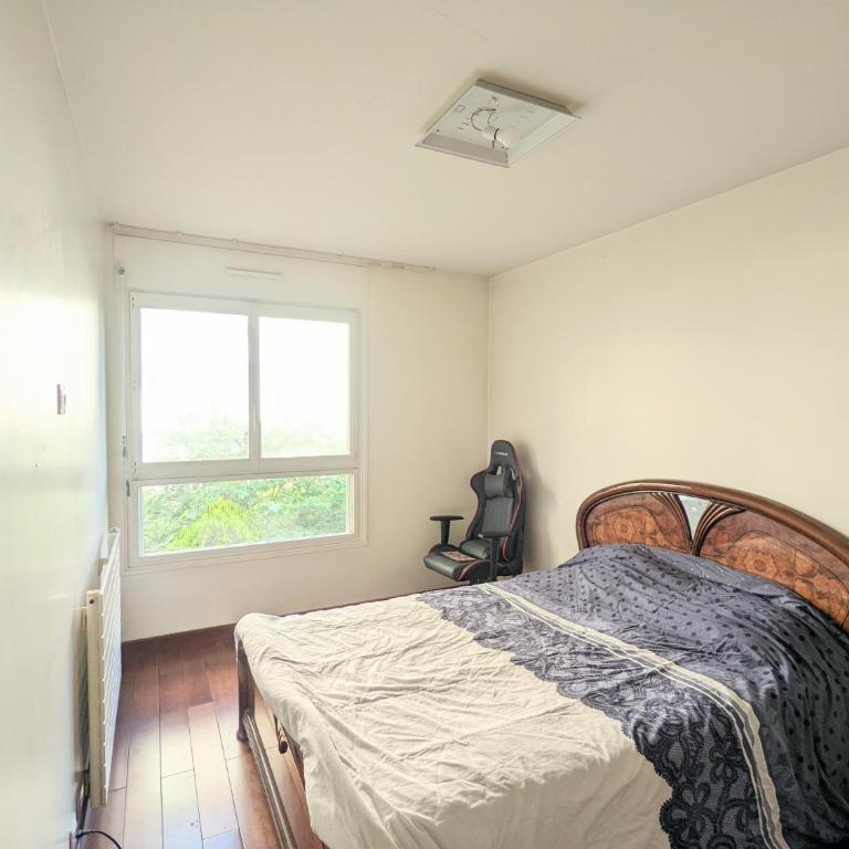 Grand 4 pièces spacieux au cœur de Belleville - Appartement Standard - 2