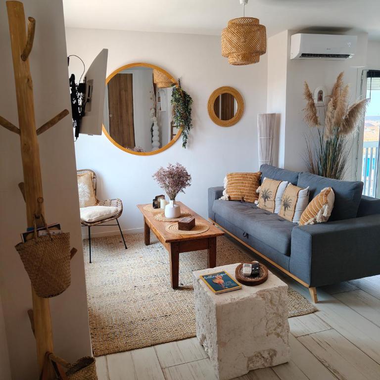 Entre ciel et bord de mer - One-Bedroom Apartment - 26