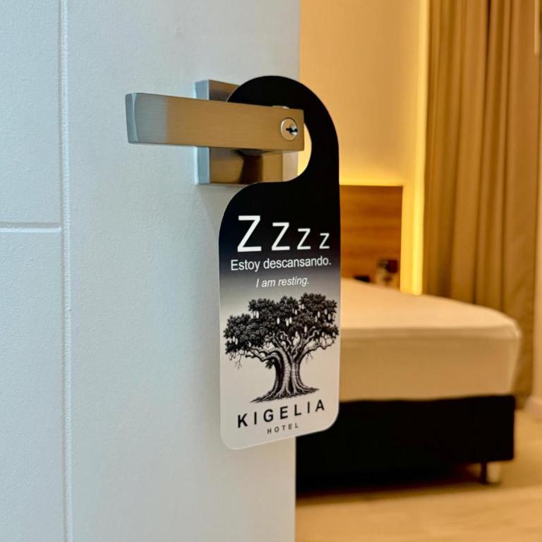 Kigelia Hotel - Deluxe Double Room with Two Double Beds - 4