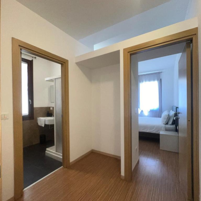 Venice rooms Piazza Ferretto, M9 Museum, Duomo,Teatro Toniolo, Airport, Wi Fi, Central City - Appartement 2 Chambres - 7