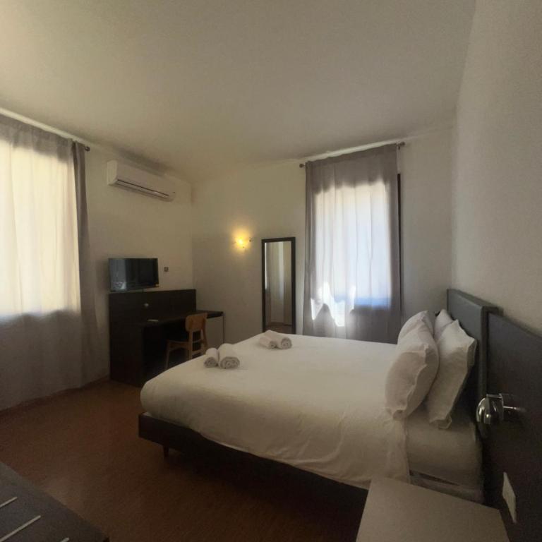 Venice rooms Piazza Ferretto, M9 Museum, Duomo,Teatro Toniolo, Airport, Wi Fi, Central City - Appartement 2 Chambres - 37