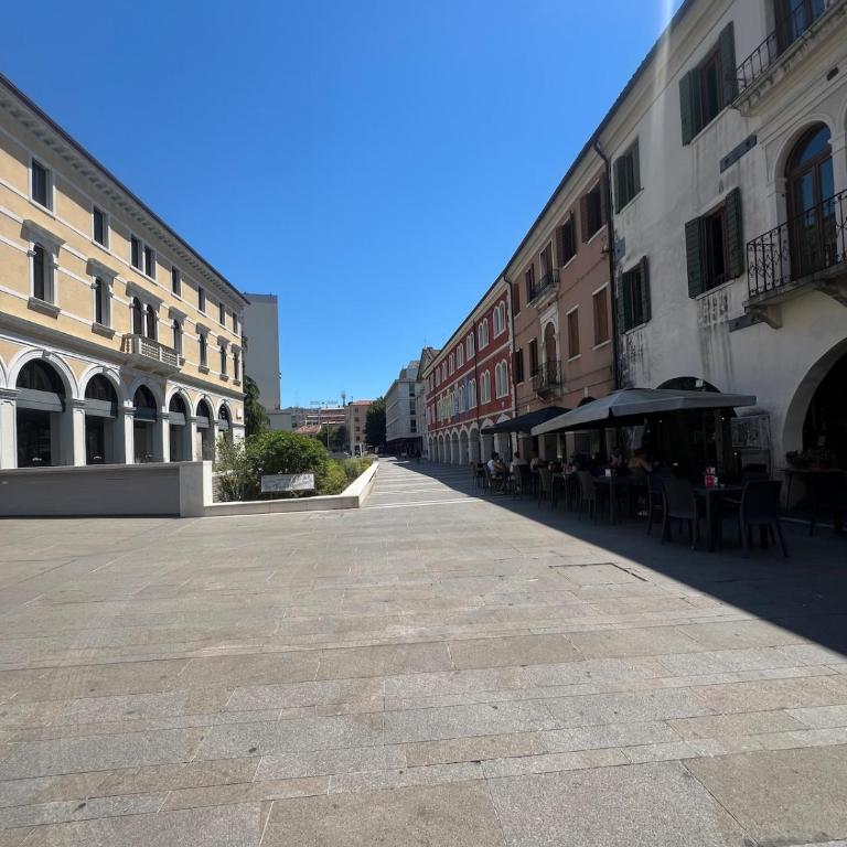 Venice rooms Piazza Ferretto, M9 Museum, Duomo,Teatro Toniolo, Airport, Wi Fi, Central City - Appartement 2 Chambres - 46